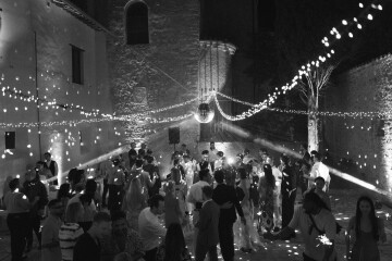 A Romantic Wedding Amidst the Rolling Hills of Umbria