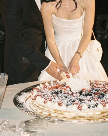 A Classic & Elegant Celebration Amongst an Italian Garden Villa