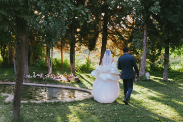A Chic Sun-Drenched Wedding Amongst a Free-Range Farm Estate