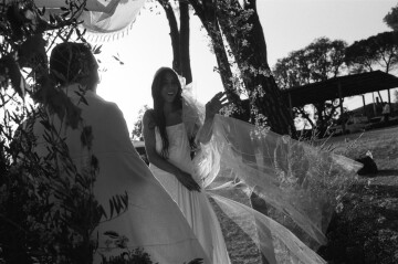 A Joyful Celebration in the Golden Rolling Hills of Tuscany