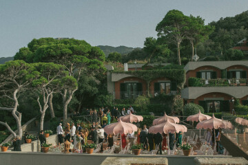 A Glamorous Seaside Wedding Evocative of a Classic Italian Film