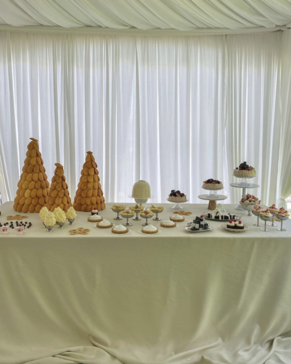 Beautiful Dessert Table Styling | Table with Treats and Cakes for Wedding