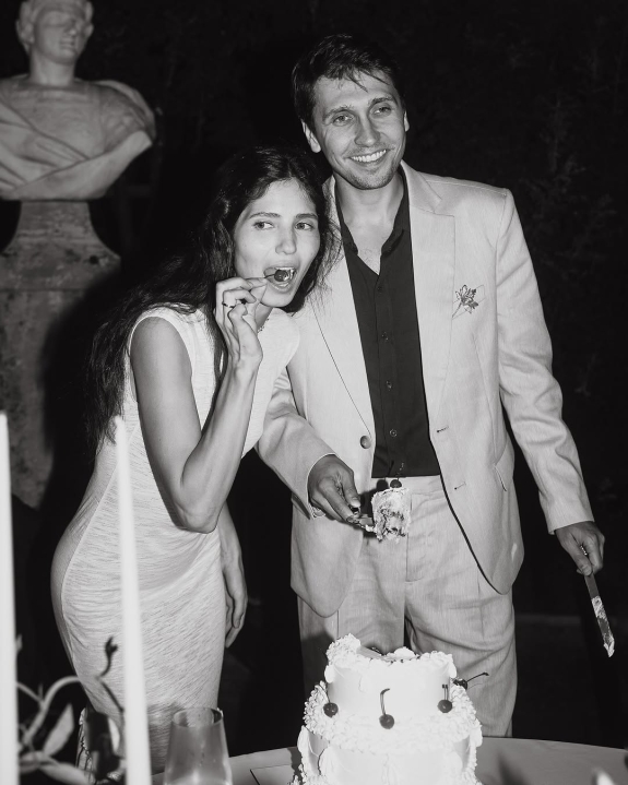 40 Fashionable Food-Infused Wedding Photography Ideas That Serve Style