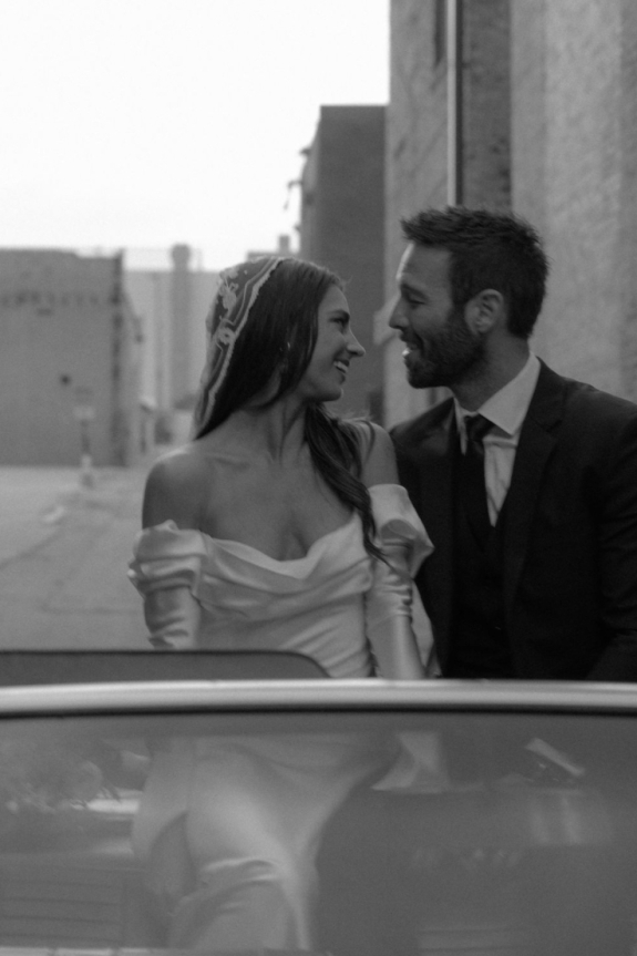 Real Wedding with Laconic Decor in Iowa