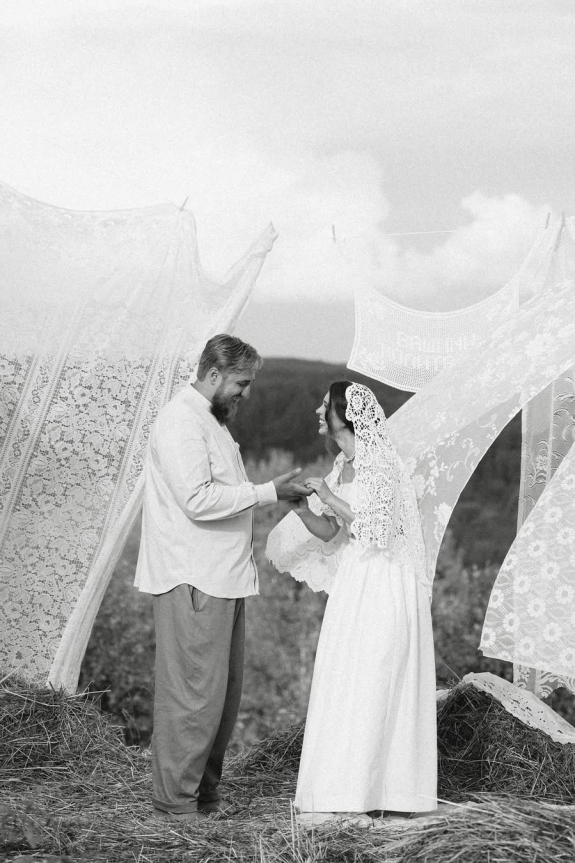 Planning a Wedding Without a Wedding Planner? Here's What to Consider First