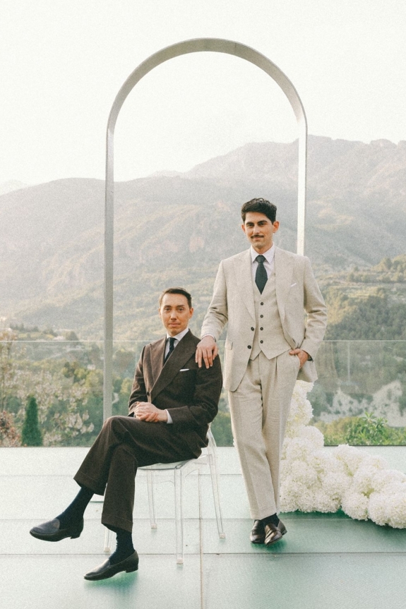 A Mediterranean Sunset Soirée With a Fresh Citrus Sixties Twist