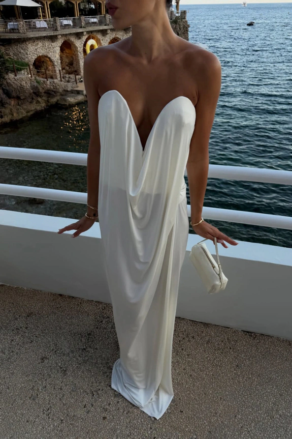 Planning Your Honeymoon Wardrobe? Follow These 17 Influencers for Ultimate Style Inspiration