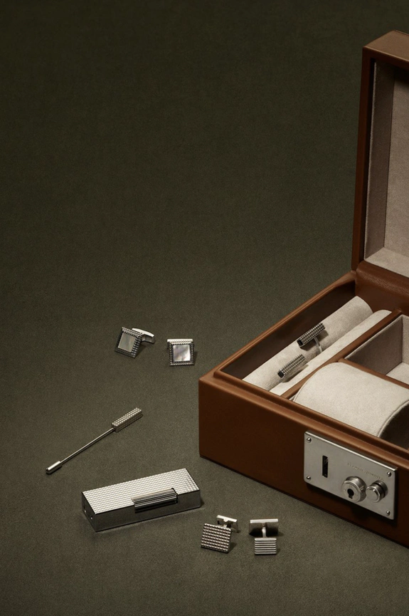 35 Gifts to Give the Groom on Your Wedding Day