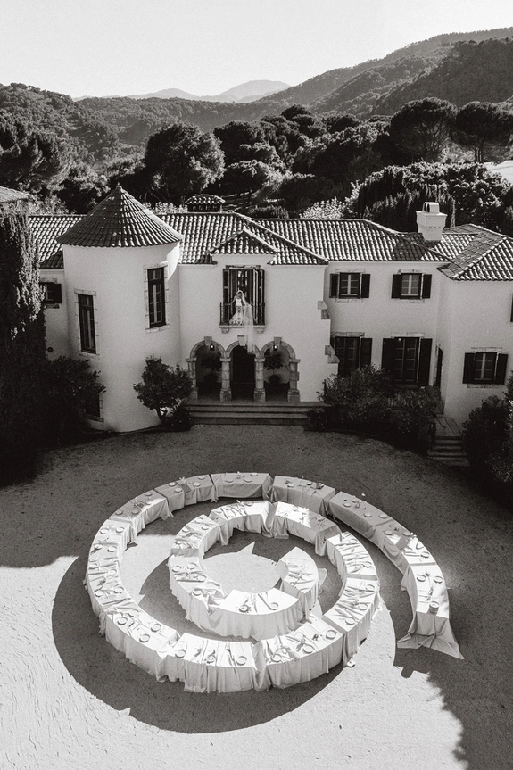 A Dreamlike Siren-Inspired Wedding With Oceanic Details in California