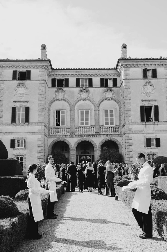 Do You Need to Tip Your Wedding Vendors? Here’s the Etiquette