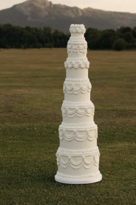 30 Vintage-Inspired Tiered Cakes to Sweeten Your Big Day