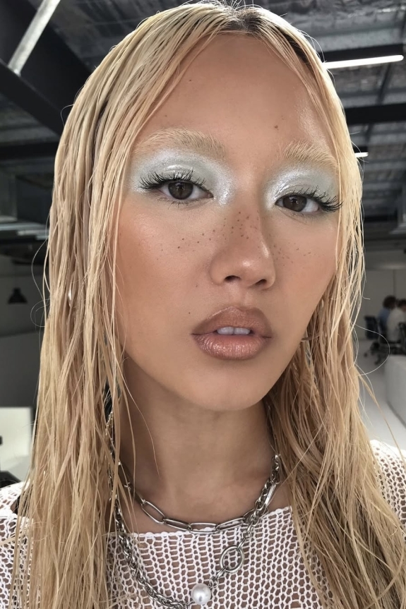 A Step-by-Step Guide to Sea Witchery Makeup