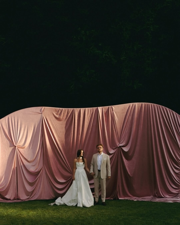 Should Wedding Vendors Disclose Their Use of AI to Couples?