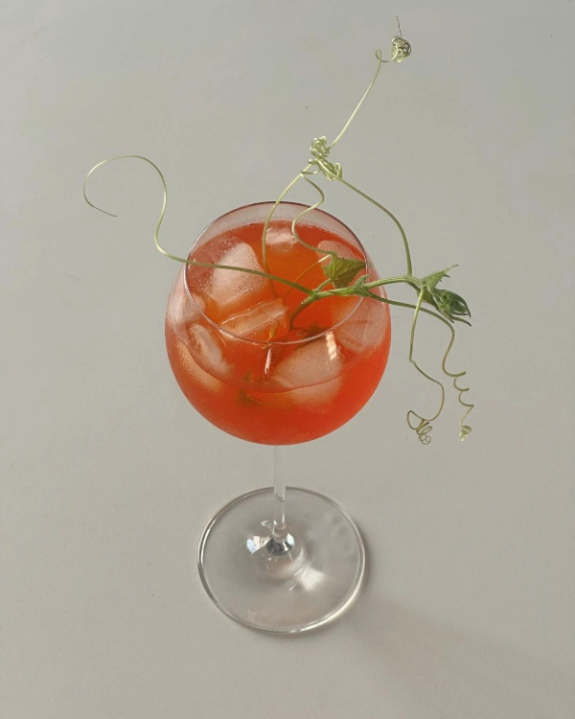 7 Sip-Worthy Cocktails for Every Wedding Style