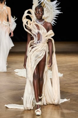 The Best Wedding Looks from Paris Haute Couture Fashion Week F/W'22