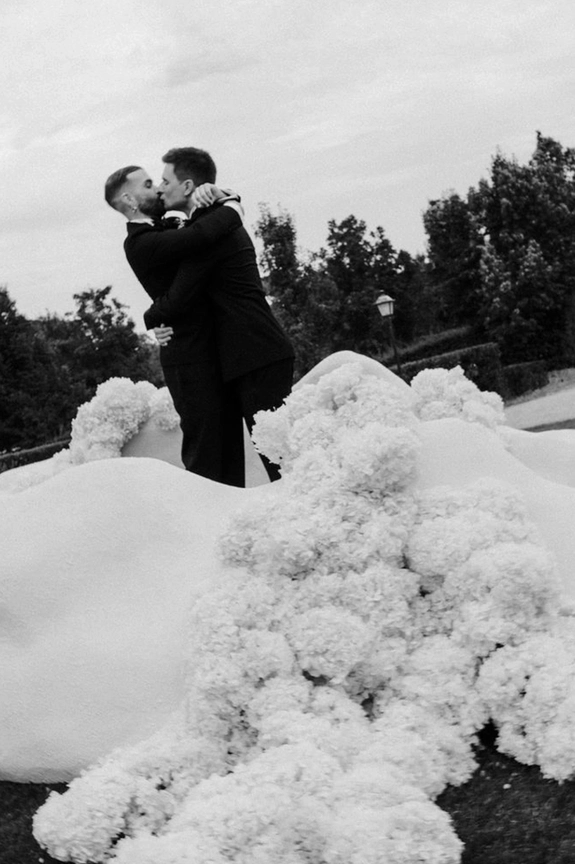 Why the Most Compelling Wedding Galleries Blend Editorial Portraits With Documentary Storytelling