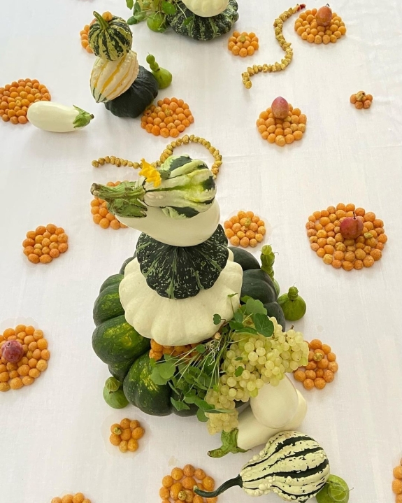 Trend: Set Design with Vegatables