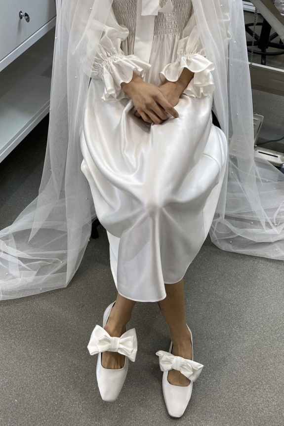 Where to Buy a Wedding Pantsuit for the Bride