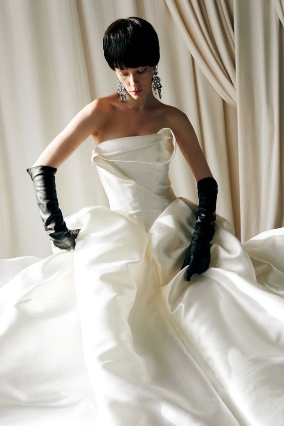 9 Genius Styling Hacks Bridal Stylists Swear By