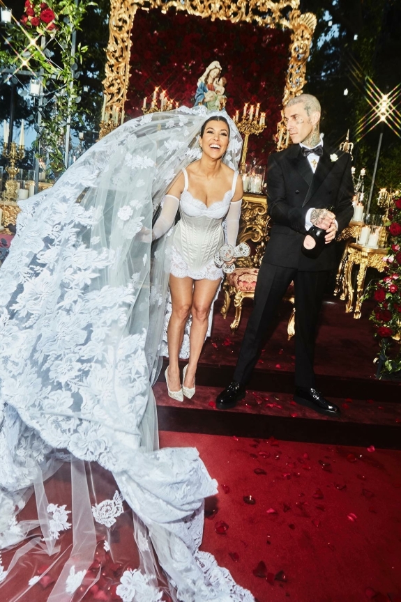 Kourtney Kardashian and Travis Barker Marry in Italy | Wedding Photos | Andrea Bocelli
