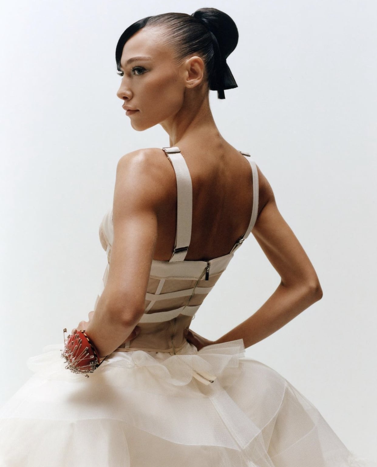 Wedding Dress Styles for Athletic Build | THE WED