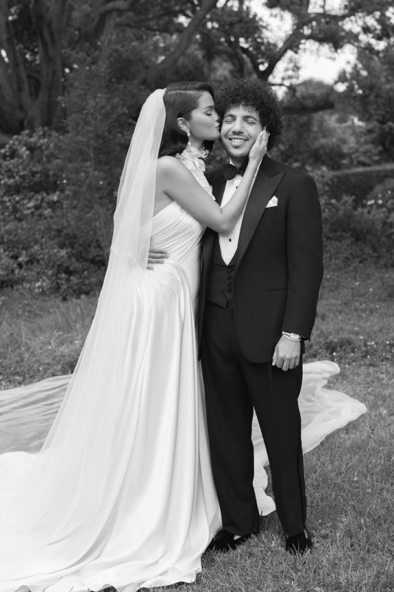 Selena Gomez and Benny Blanco’s Stunning Wedding Photos Revealed