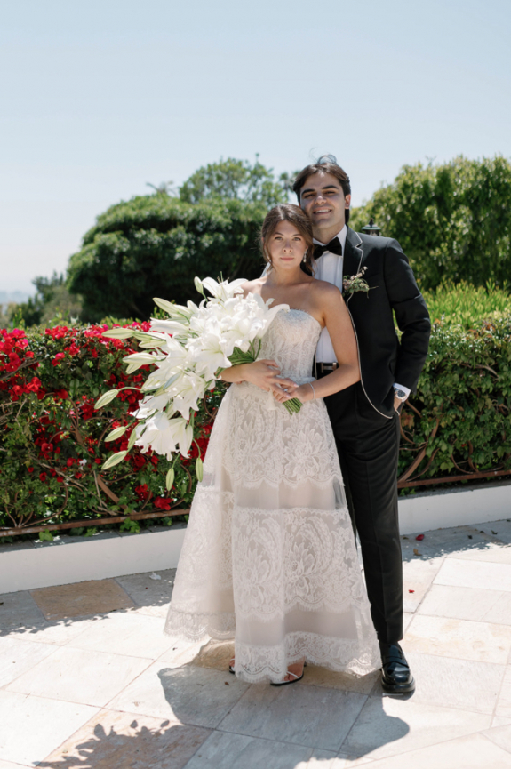 An intimate wedding at parent's residence | Interview with the bride about Persian Abgoosht, heartfelt speeches, and joyful dancing