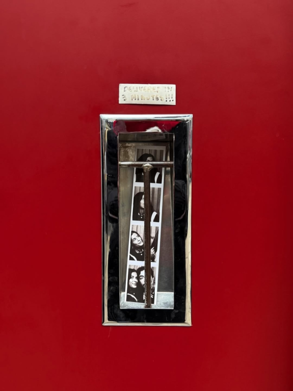 40 Vintage Photobooths Around the World