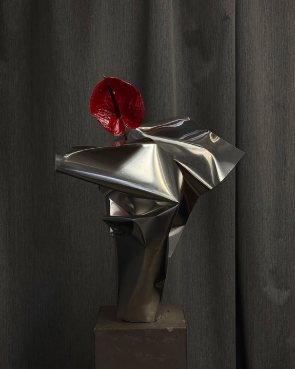 Trend: Chrome Blooms