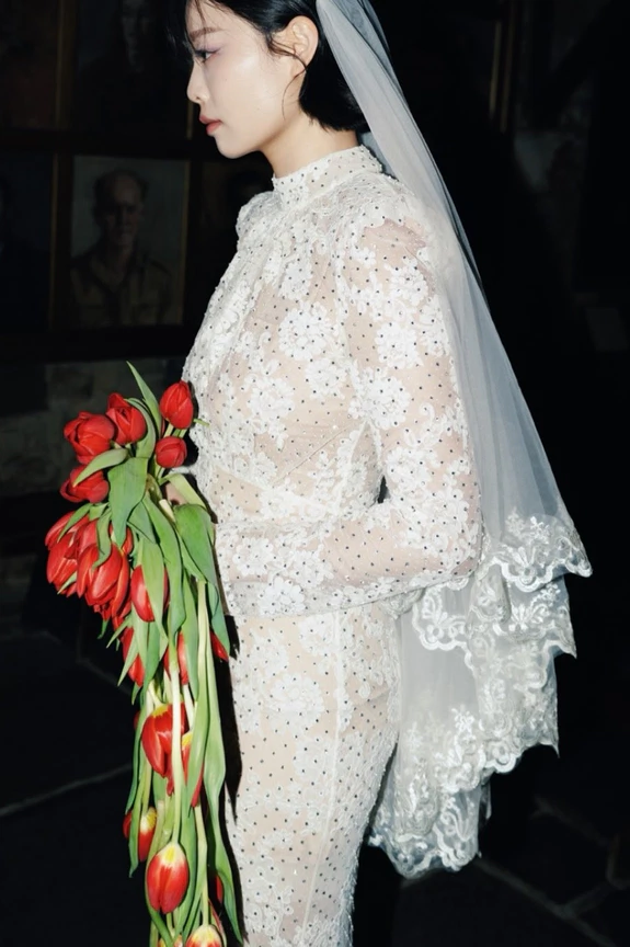 How to Achieve Editorial Wedding Photos That Feel True to You