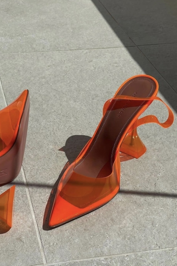 Bright-Colored Shoes for Brides 2022