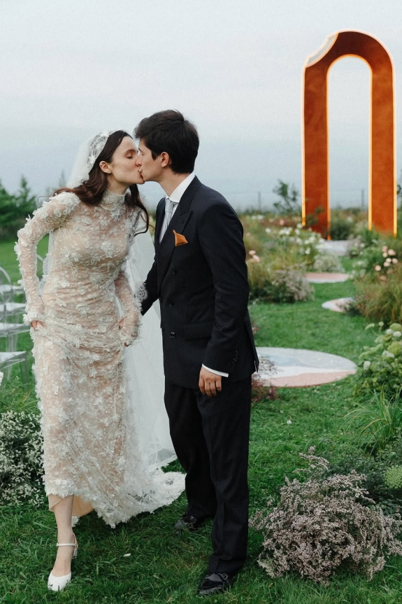 How to Manage Wedding Planning Without it Taking Over Your Life