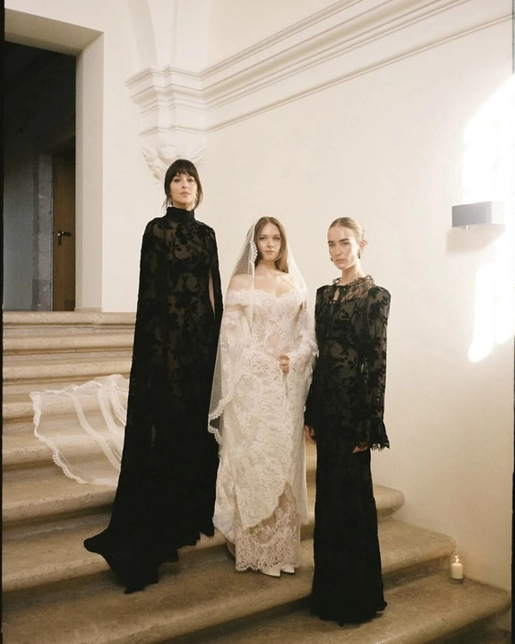 Bridesmaid Drama Entered the Group Chat? Here’s How to Handle It Gracefully