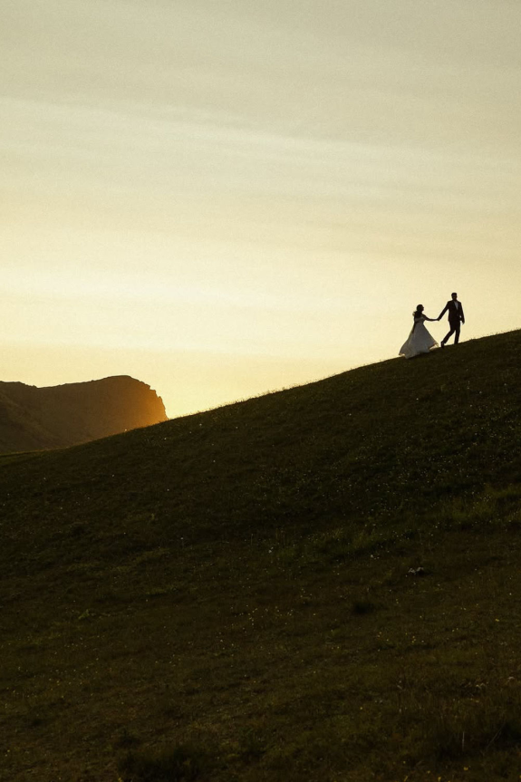 Why Nature Is the Best Backdrop for Your Wedding Photos