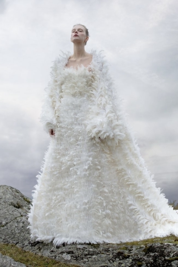 Wedding Trends 2022: Feathers