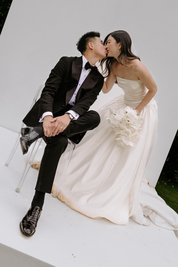 An Elegant Garden Wedding with a Traditional Korean Twist