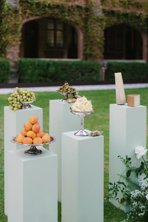 An Autumn Wedding Editorial: Reveling in Tranquility, Soft Light, and Stellar Dining