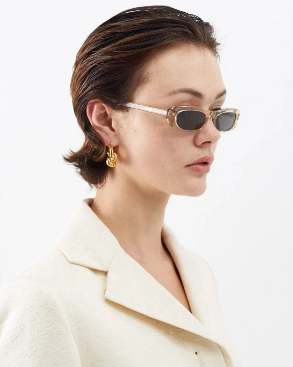 Trendy Sunglasses for Your Outdoor Wedding