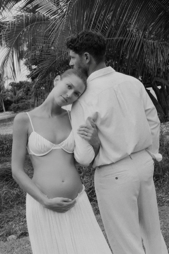 Influencer Danielle Copperman Sersoub Announces Pregnancy With Sweet Vacation Photos
