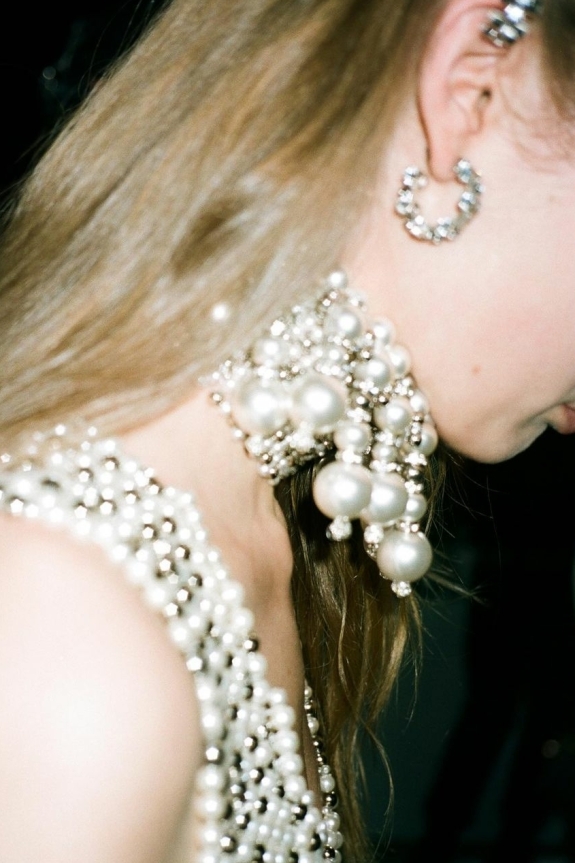 Statement-Making Fall/Winter 2022 Jewelry Trends Brides Will Love