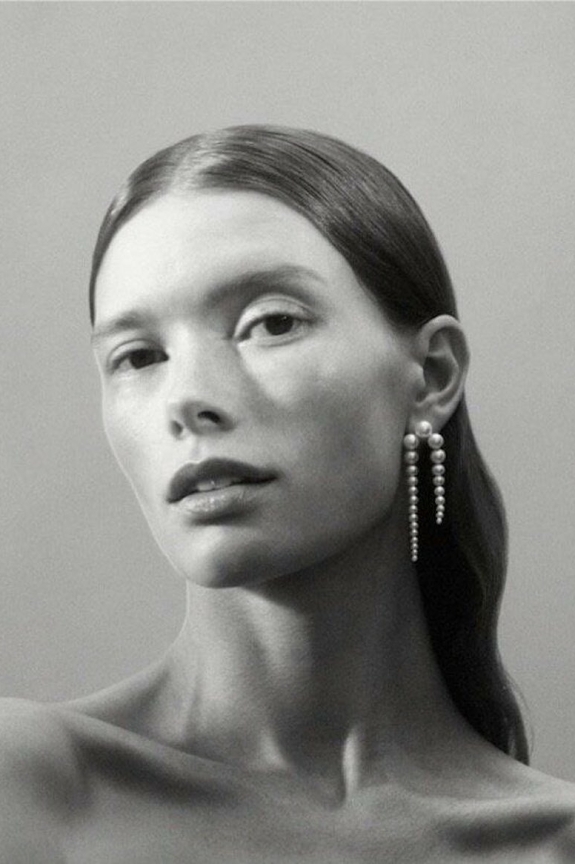Minimalist Earrings to Compliment Your Wedding Look
