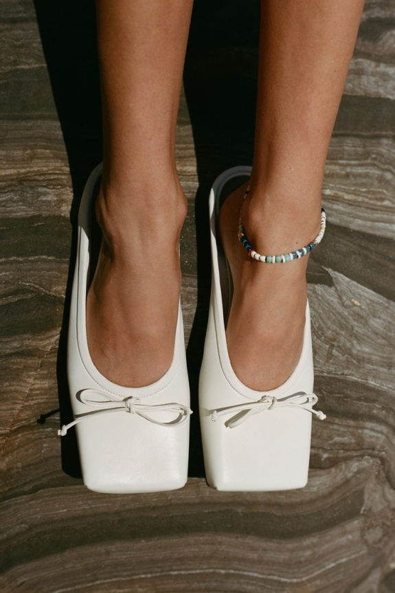 30 Bridal Flats That Prove You Don’t Need Heels to Make a Statement