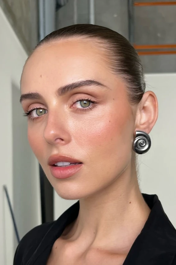 30 Natural Bridal Makeup Looks for a Timeless Wedding Day Glow