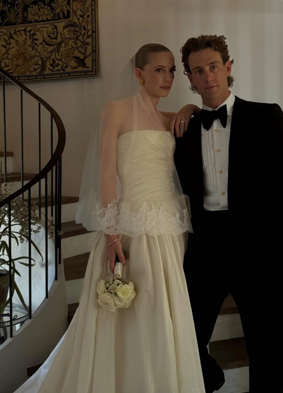 Here's Why Every Couple Needs a Wedding Content Creator