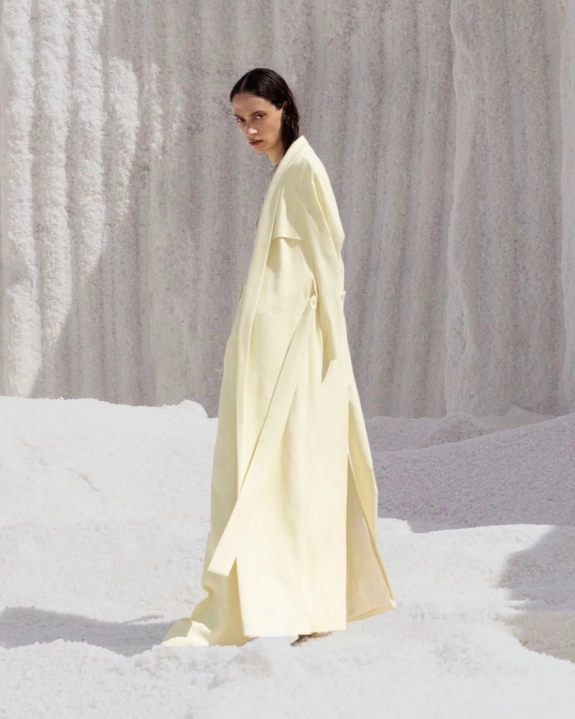 What to Wear to a Bridal Shower in Winter