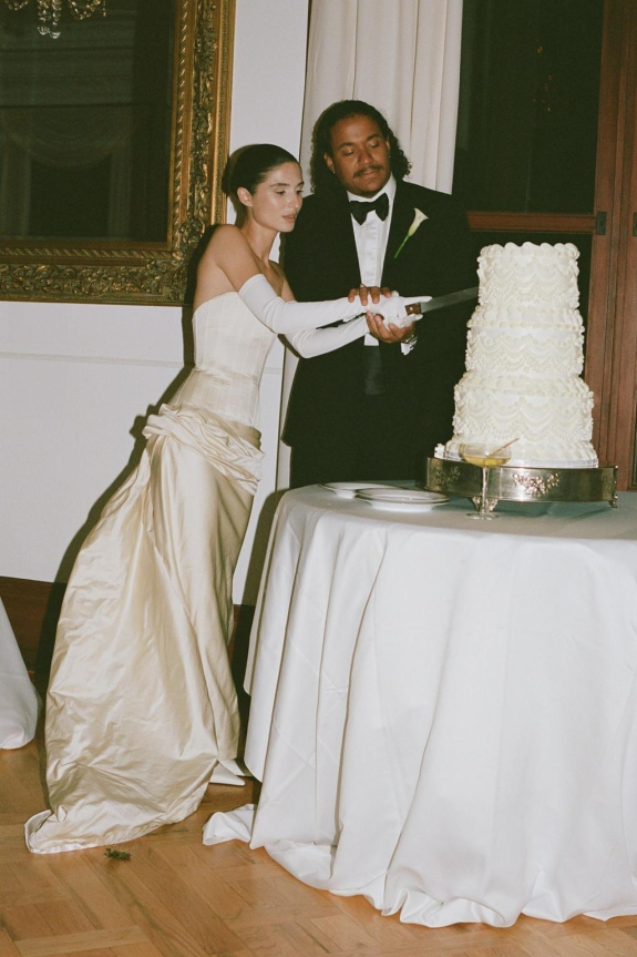 How to Handle Wedding Budget Stress as a Couple