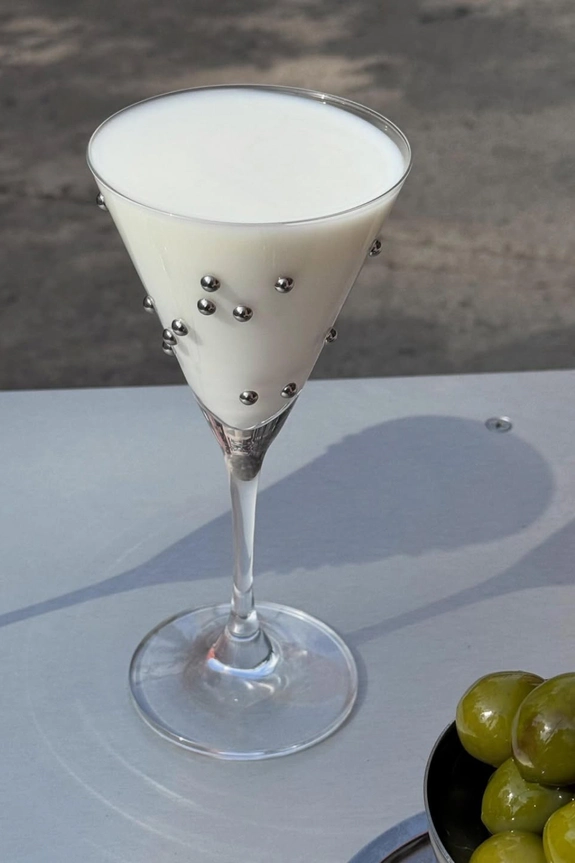 12 Spring Wedding Cocktail Flavor Pairings Guests Won’t Stop Talking About