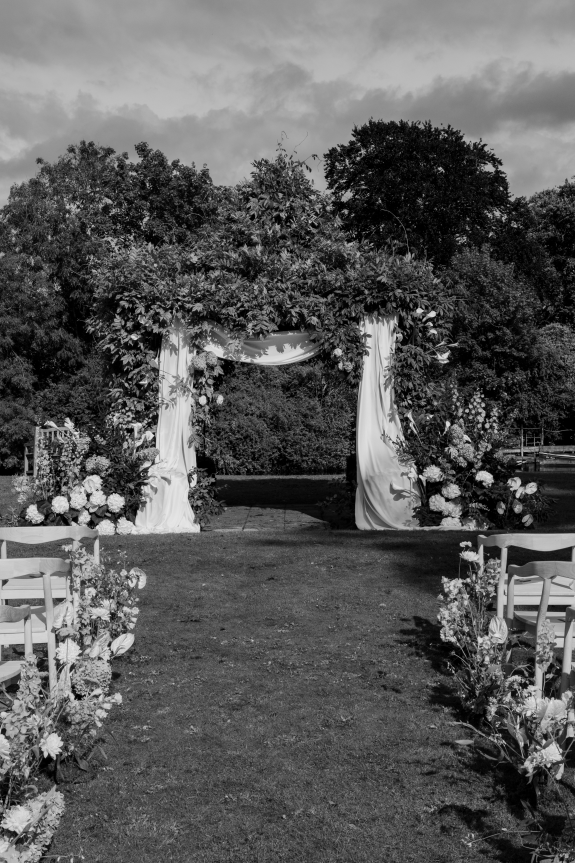 A Romantic Wedding at a Timeless English Countryside Estate