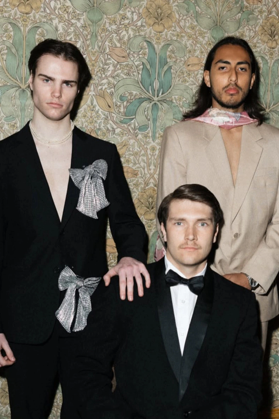 How to Politely Decline a Wedding Guest's +1 Request