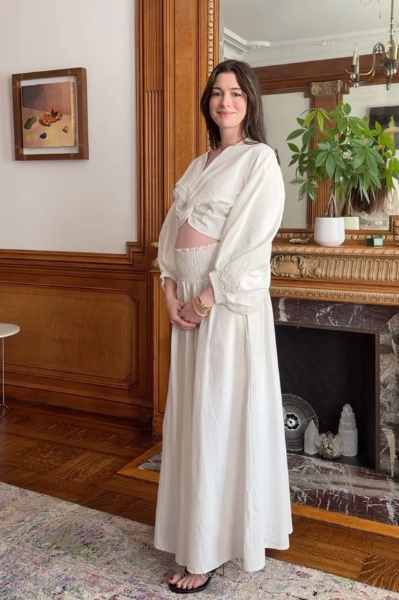 Anne Hathaway Reveals She’s Expecting Her Third Child